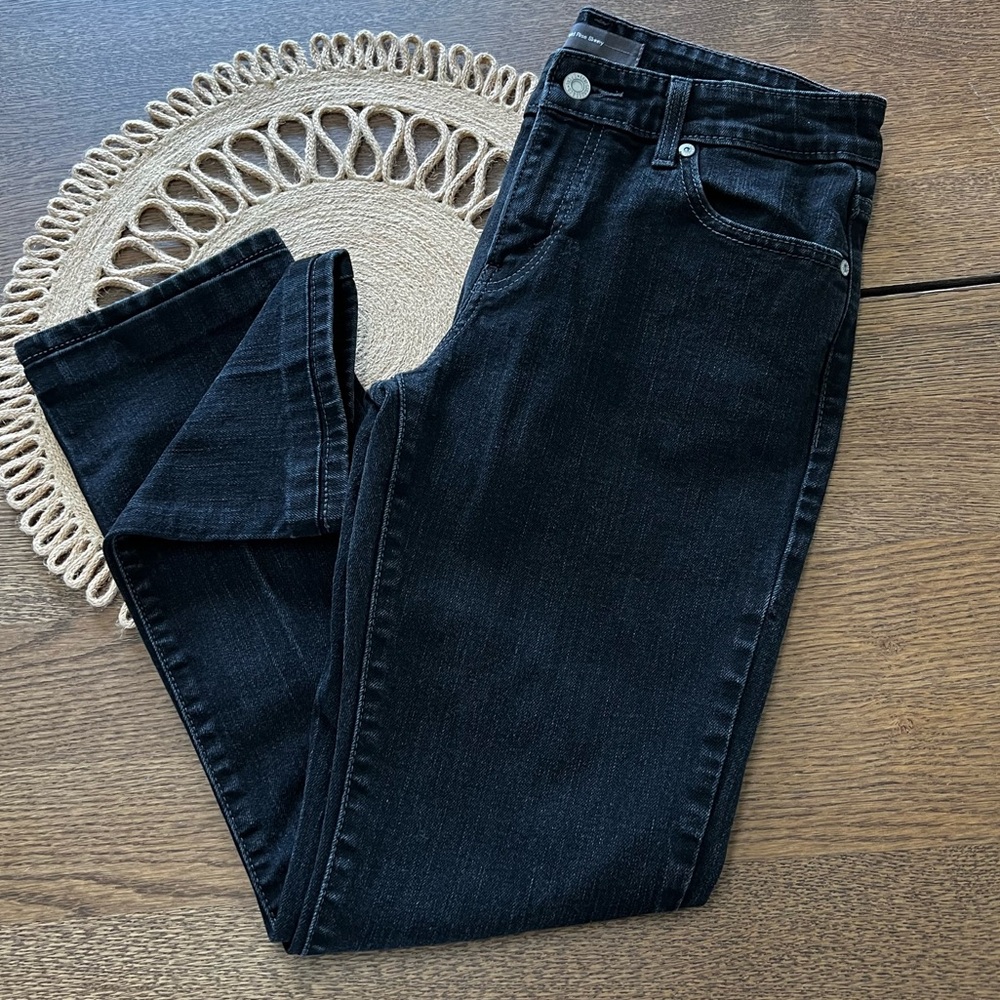 Levi's Women's Classic Black Denim Skinny Jeans Size 6p Black Mid Rise preowned